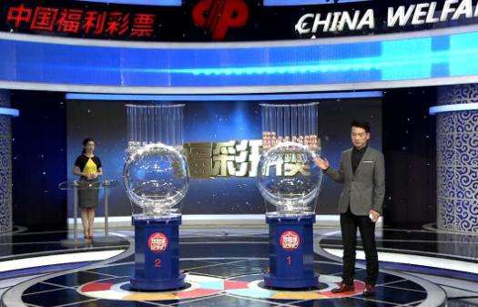 左君墨跟着杨若晴身后进了屋子。